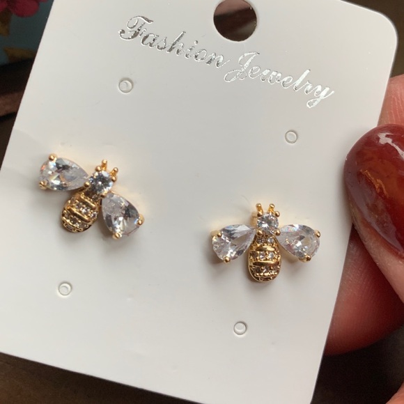 Beautiful GOLD PLATED Zircon crystals Bee earrings - Picture 4 of 8